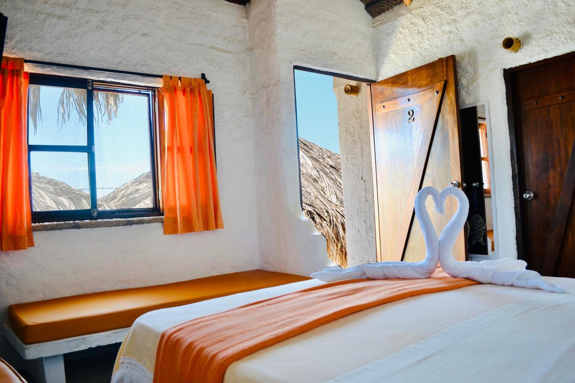 Hotel Smiling Crab Canoas de Punta Sal Exteriér fotografie